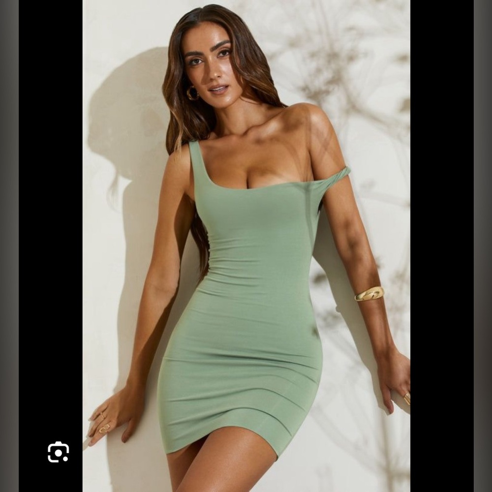 NWT NEVER WORN Sage Green Meshki off the shoulder bodycon dress